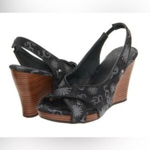 Ugg Australia Hazel Denim Wood Wedge Size 9.5